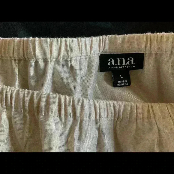 Beautiful off the shoulder champagne colour. Spring/ summer season  start - Picture 4 of 5